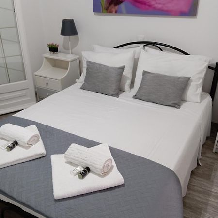 Demy'S Studio Apartment Ахарави Екстериор снимка