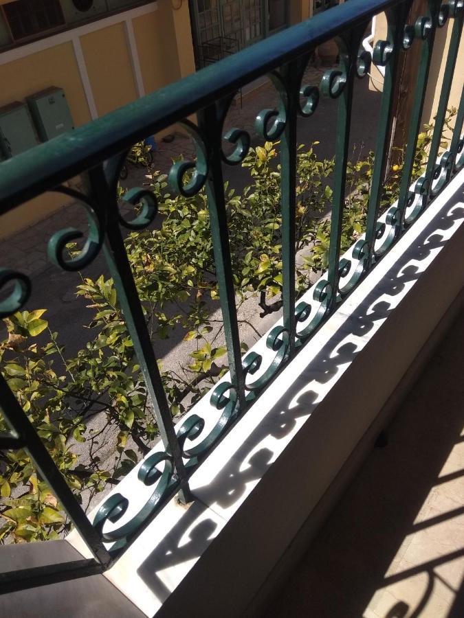 Demy'S Studio Apartment Ахарави Екстериор снимка